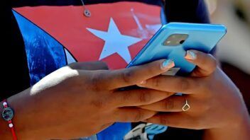 La telefonía en Manatí funciona apenas unas horas al día pese a los paneles solares