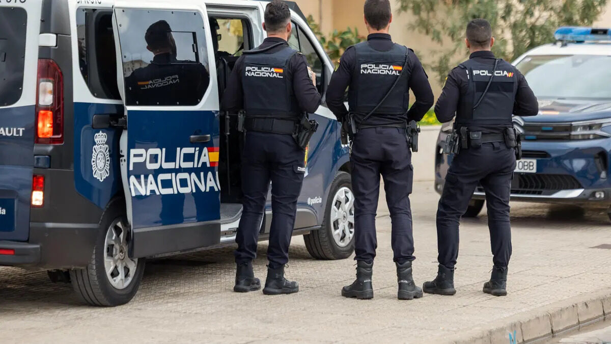 Detienen a un cubano con 997 puros en La Jonquera, España