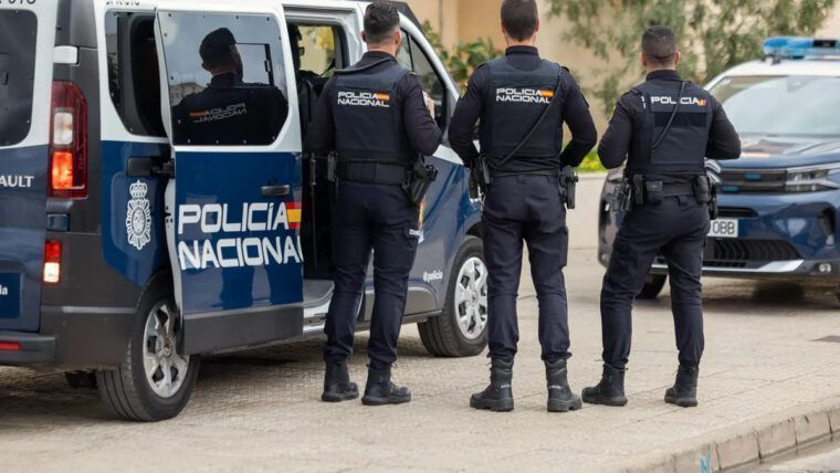 Detienen a un cubano con 997 puros en La Jonquera, España