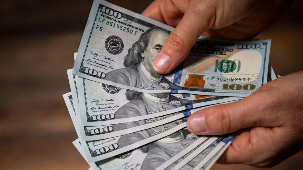 Otro día de aumento: el dólar y el euro suben otra vez en Cuba
