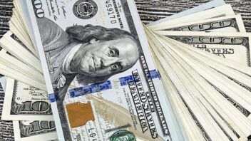 El dólar cierra el día con otro gran aumento en Cuba: así quedan las tasas de cambio