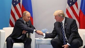 Trump defiende el alivio de sanciones a Rusia para mantener las negociaciones