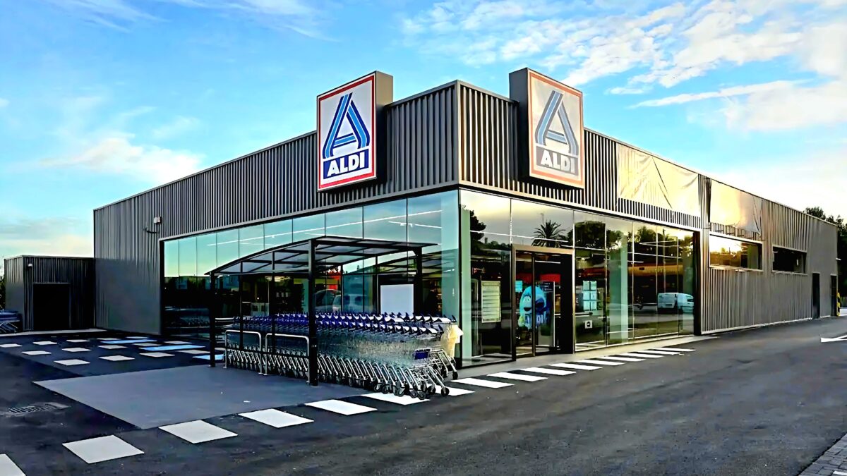 Aldi baja el pollo a $1.99 por libra y las manzanas a $1.99 la bolsa