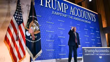 Cuentas Trump: millones de niños inscritos, pero sus familias deben reclamarlas