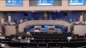 Siete referendos de Miami-Dade decidirán salarios, anuncios en parques e impuesto escolar