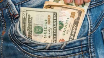Otra gran subida del dólar y el euro: las tasas de cambio siguen al rojo vivo