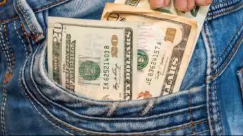 Otra gran subida del dólar y el euro: las tasas de cambio siguen al rojo vivo
