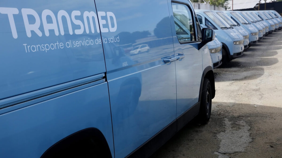 Cuba incorpora 44 nuevos vehículos eléctricos para transportar medicamentos e insumos médicos